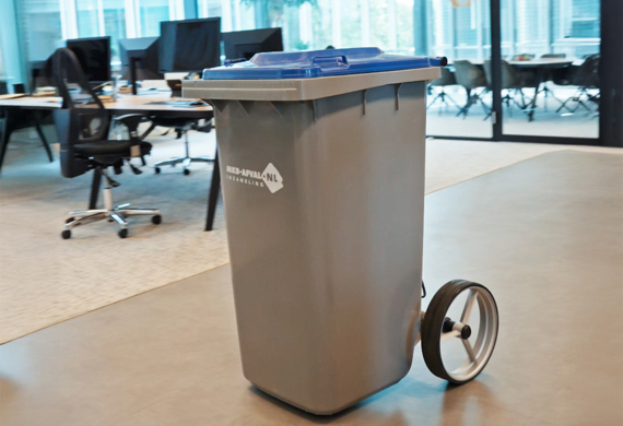Wheelie container zelfrijdend met robotwielen